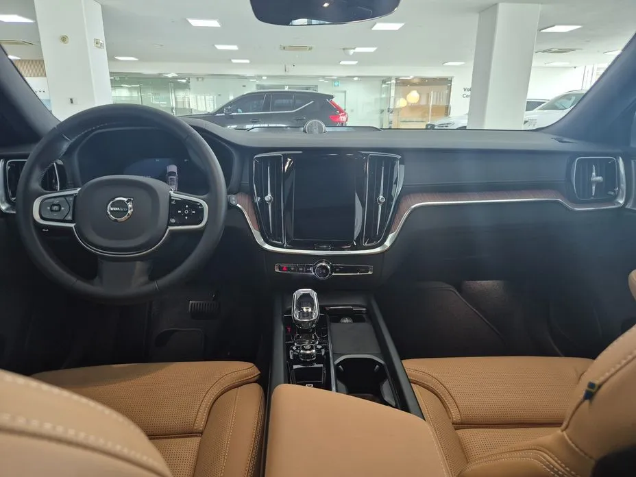 Volvo V60 2026 из KR, фото 8