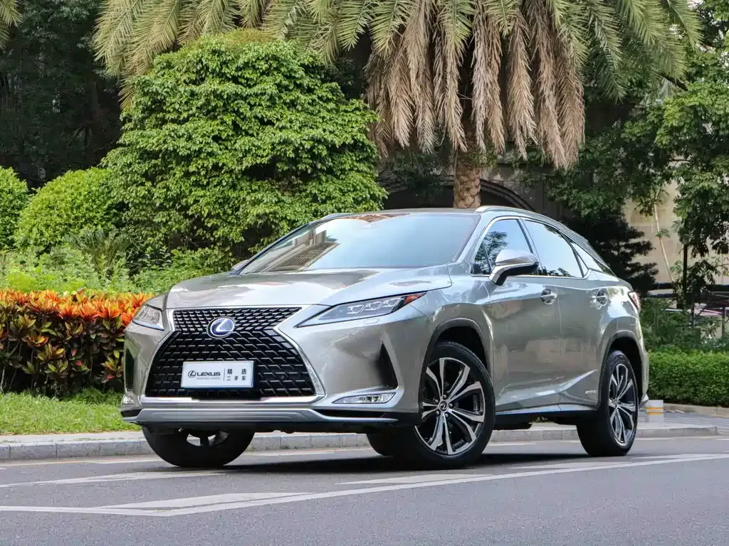 Lexus RX — фото 1