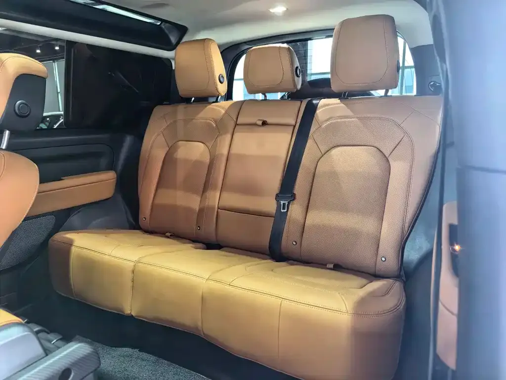 Land Rover Defender — фото 10