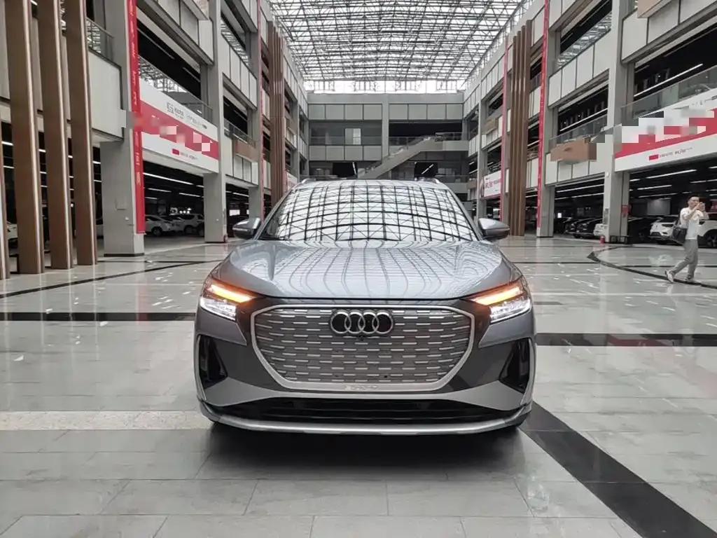 Audi Q4 e-tron — фото 10