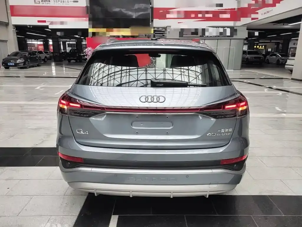 Audi Q4 e-tron — фото 8