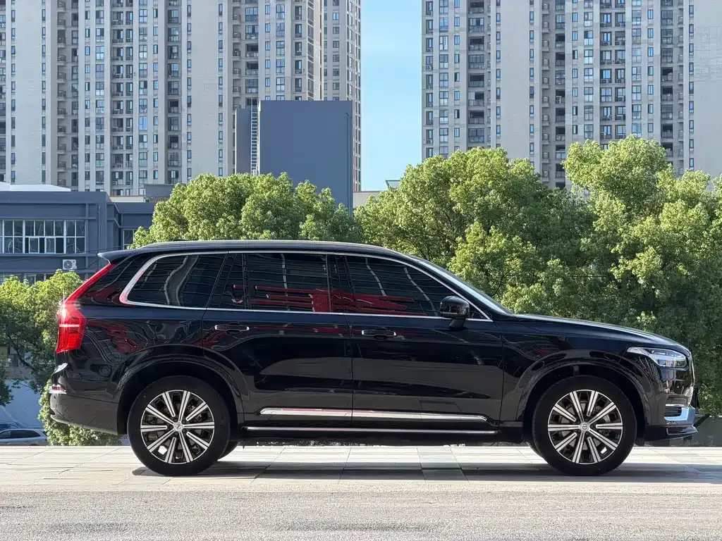 Volvo XC90 — фото 9
