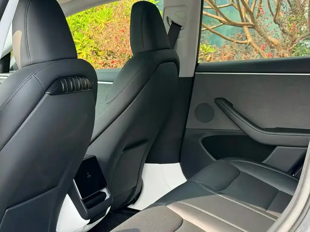 Tesla Model 3 — фото 3