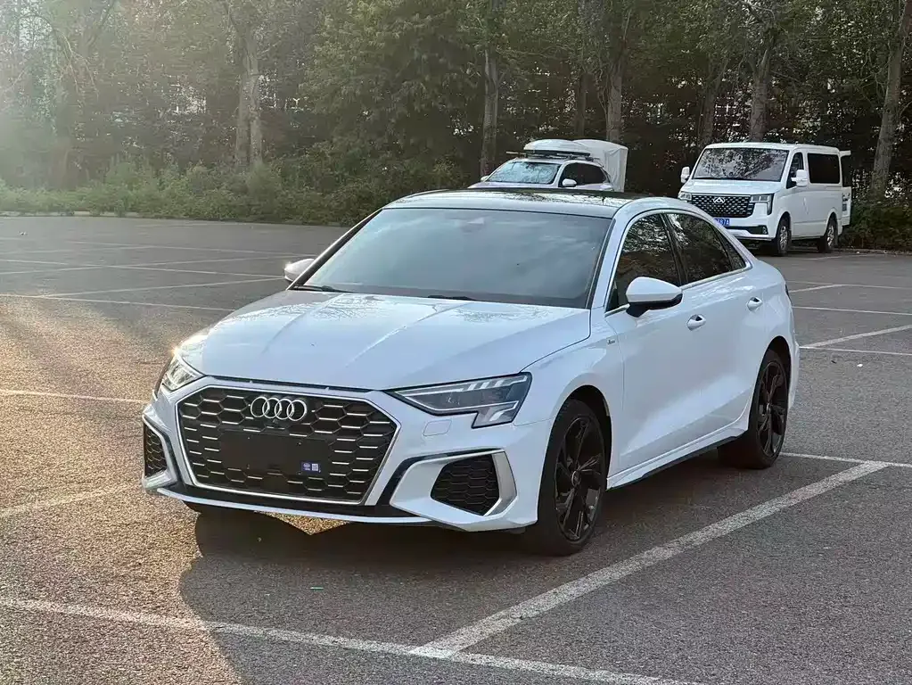 Audi A3 — фото 1