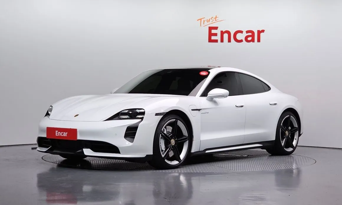 Porsche Taycan Turbo 1