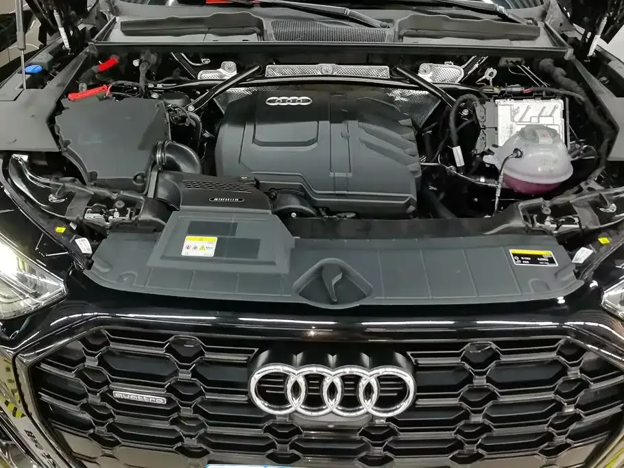 Audi Q5L — фото 10