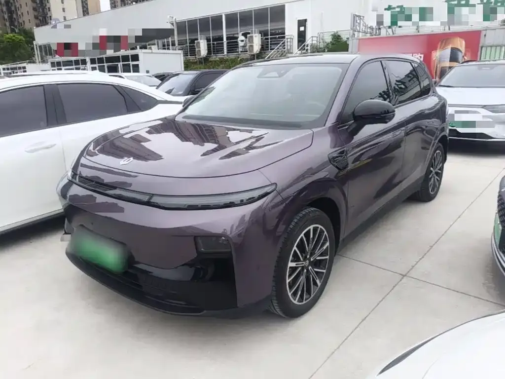 Leapmotor B10
