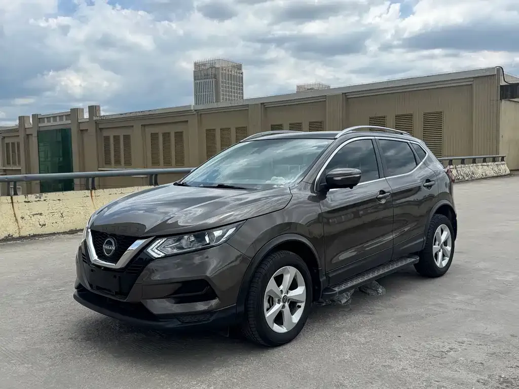 Nissan Qashqai — фото 1