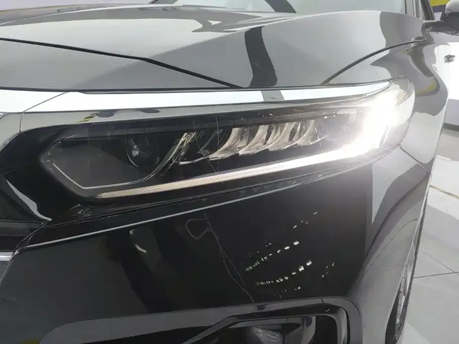 Honda Accord — фото 10
