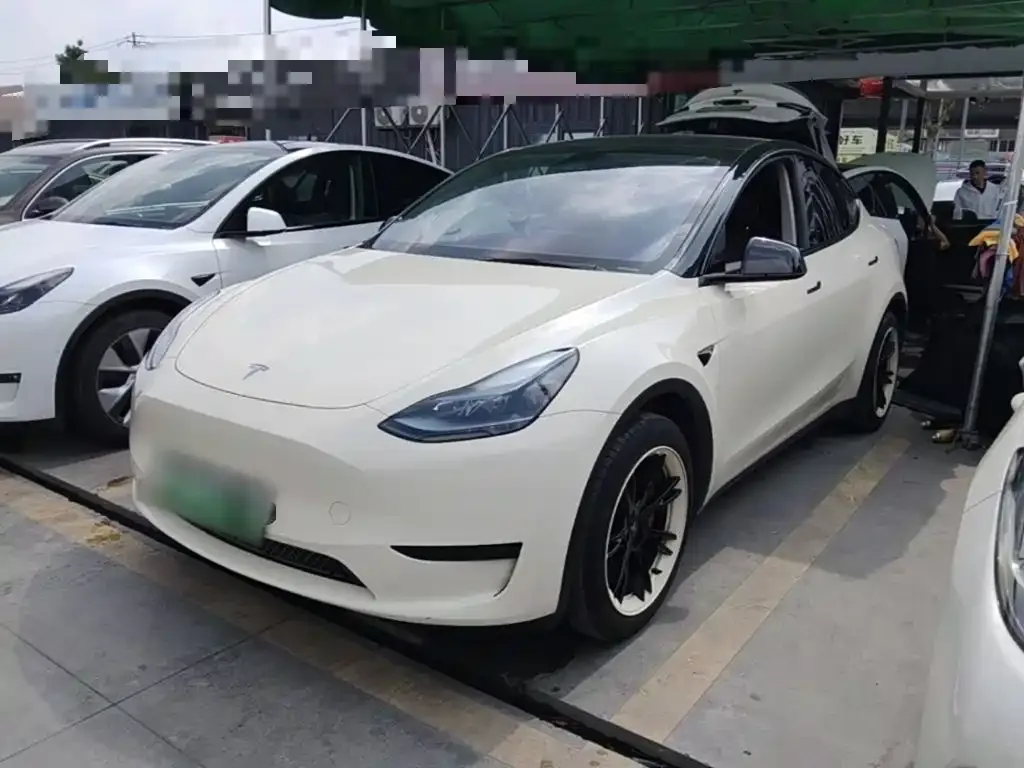 Tesla Model Y — фото 7