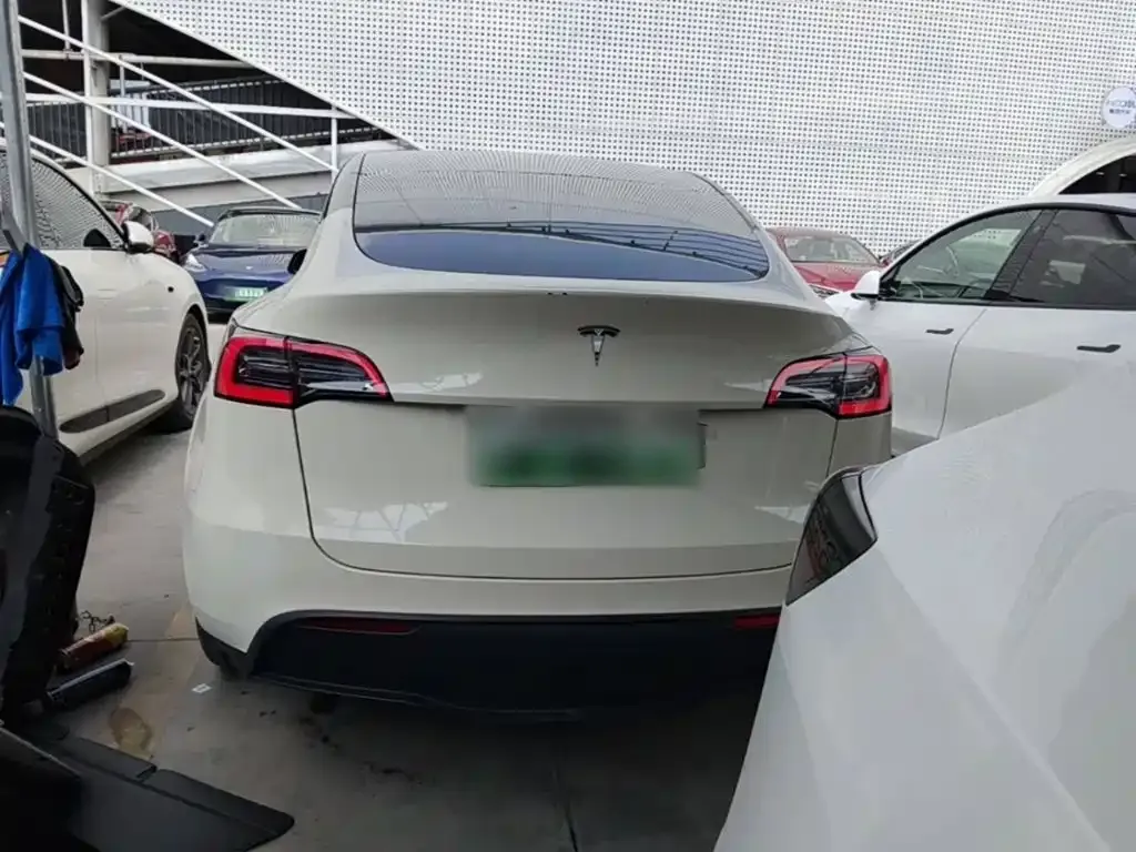 Tesla Model Y — фото 4