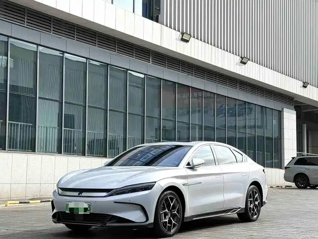 BYD Han — фото 1