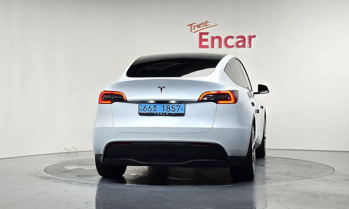 Tesla Model Y — фото 7