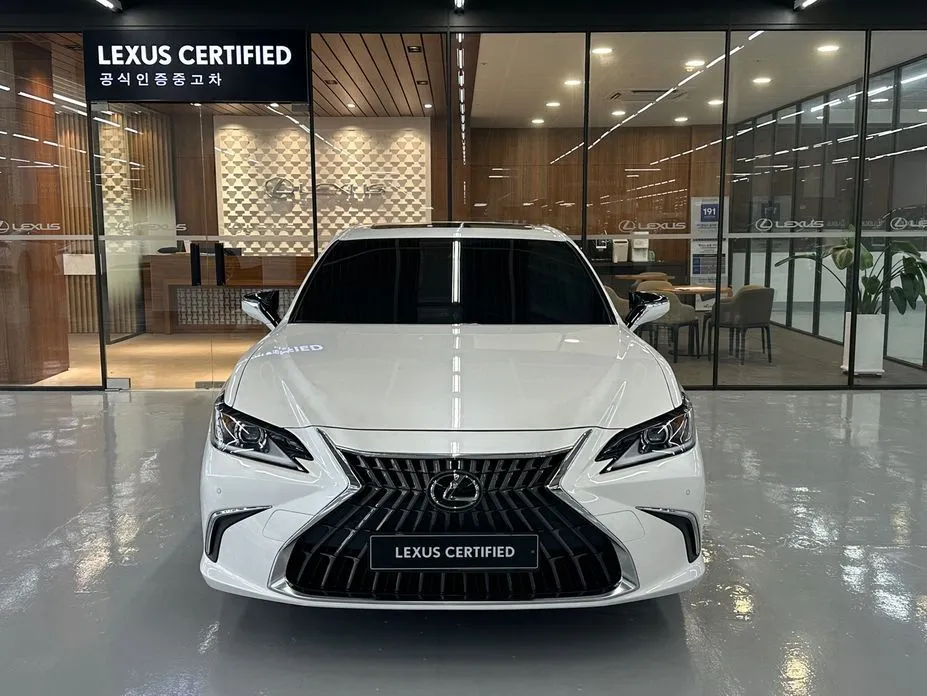 Lexus ES — фото 10