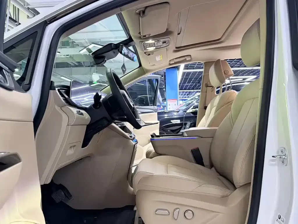 Buick GL8 Hybrid — фото 2