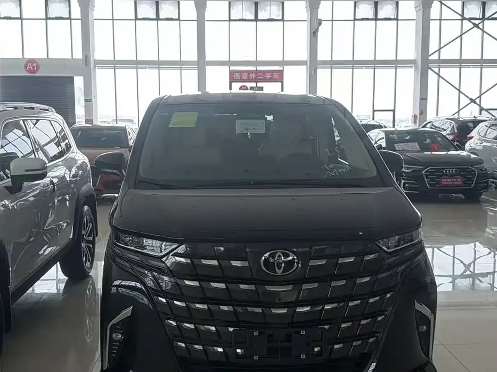 Toyota Alphard — фото 5
