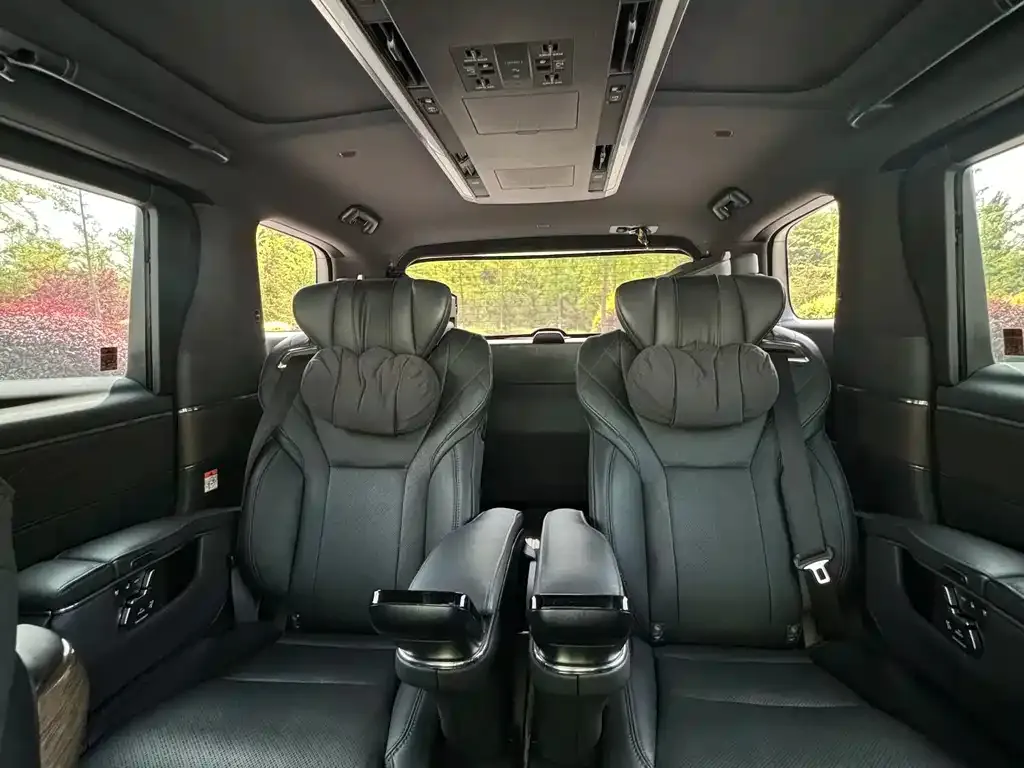 Toyota Alphard — фото 5