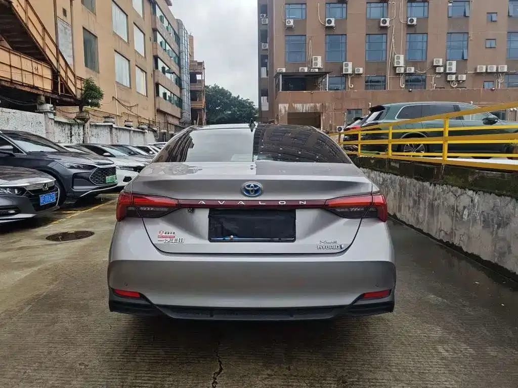 Toyota Avalon — фото 4