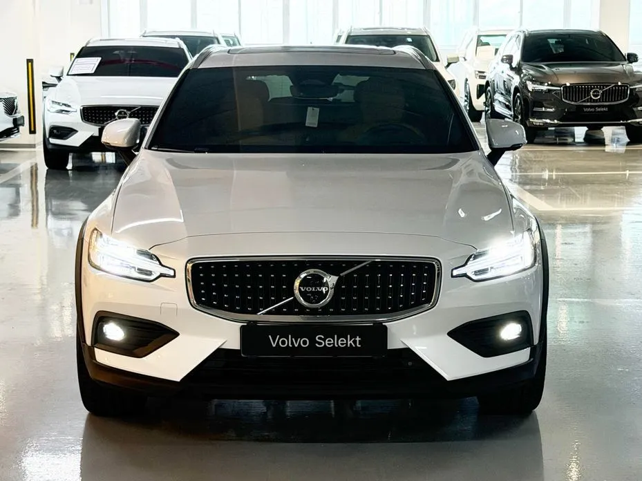 Volvo V60 2025 из KR, фото 9