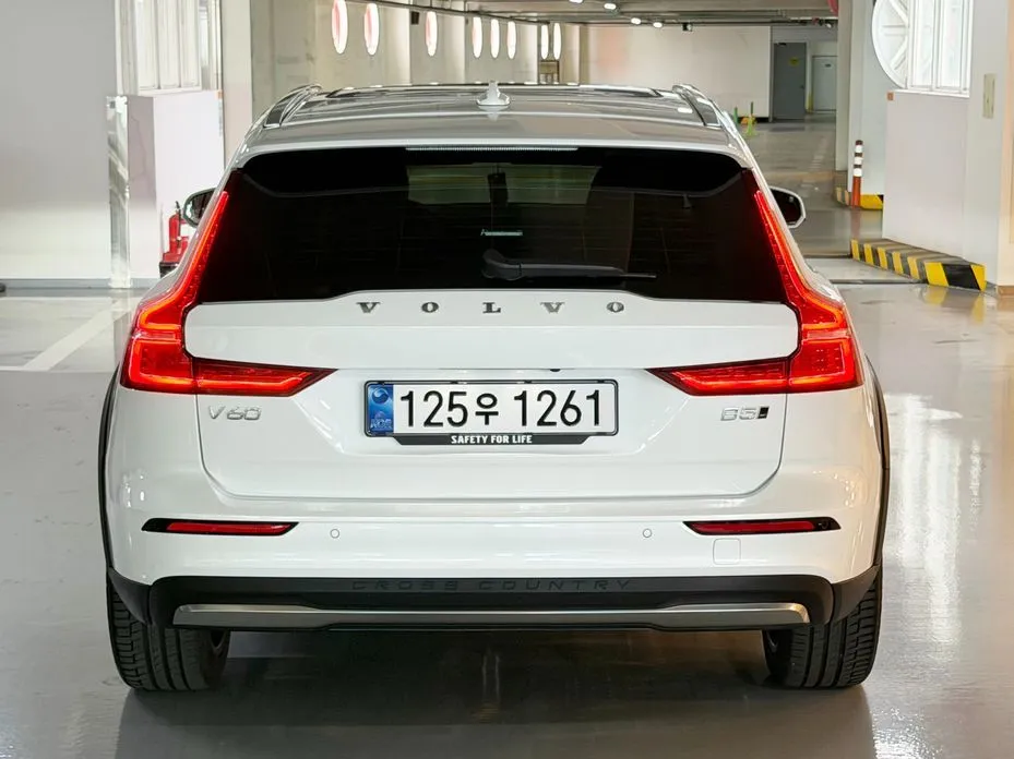 Volvo V60 2025 из KR, фото 6