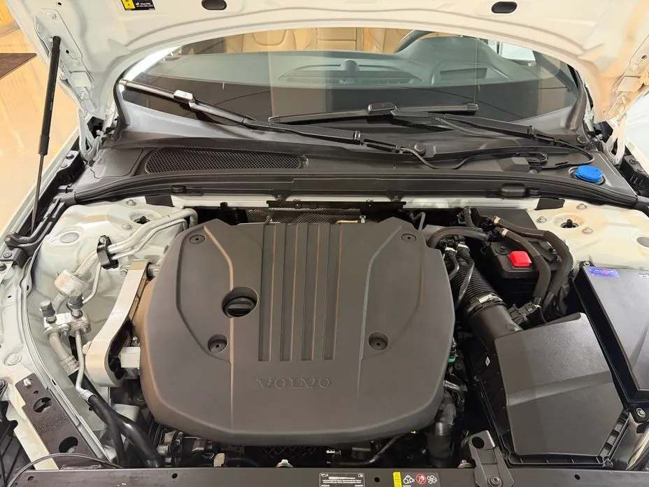 Volvo V60 2025 из KR, фото 8