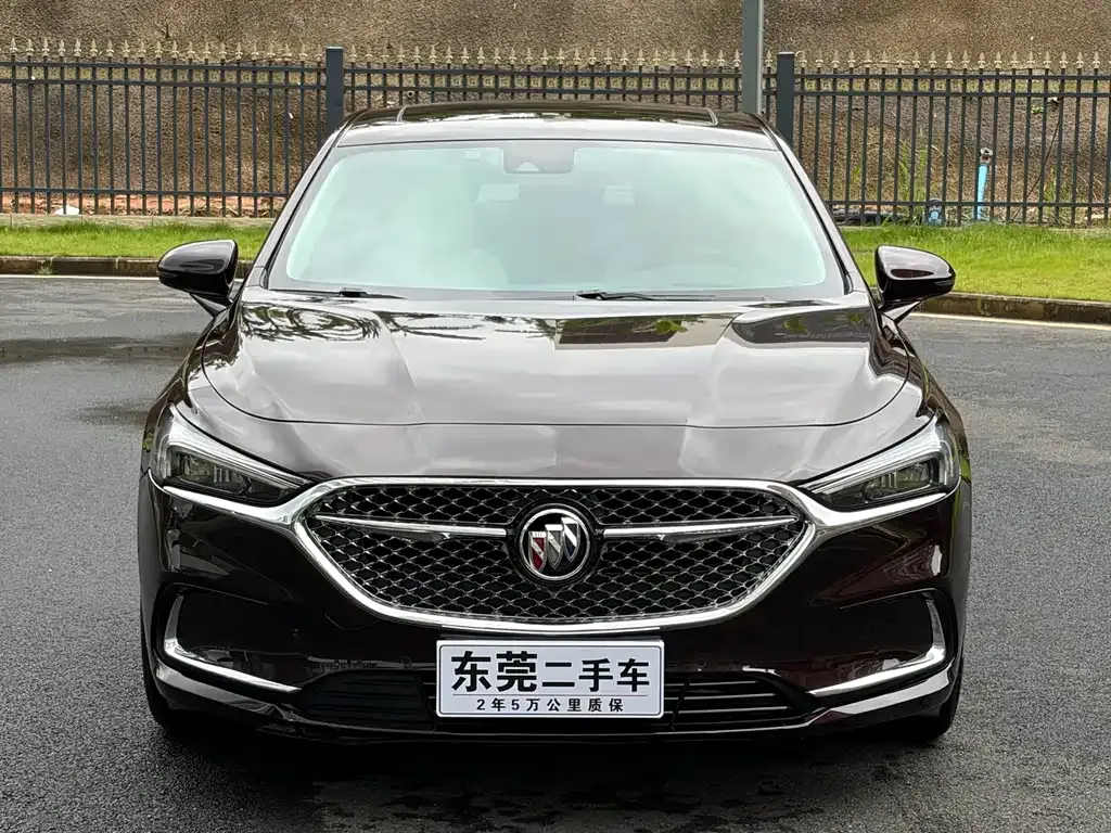 Buick LaCrosse — фото 10