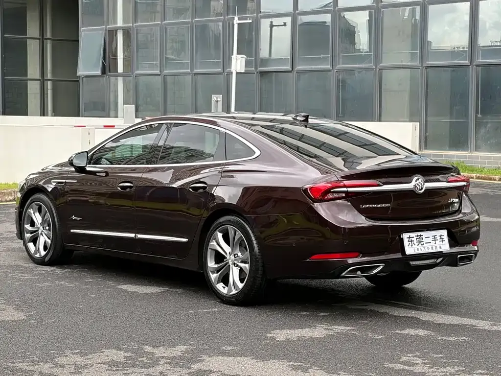 Buick LaCrosse — фото 7