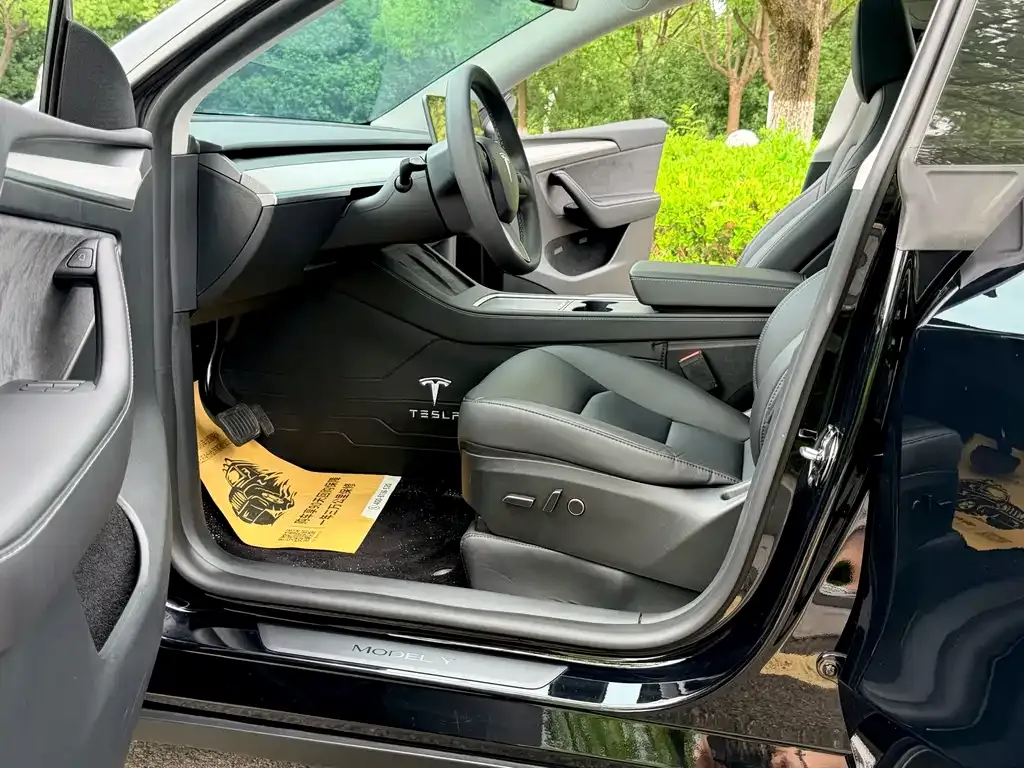 Tesla Model Y — фото 3
