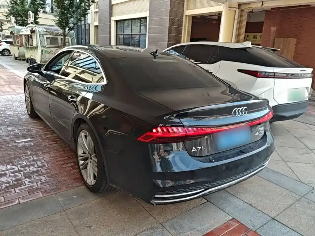 Audi A7L — фото 8