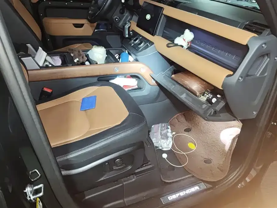 Land Rover Defender — фото 10