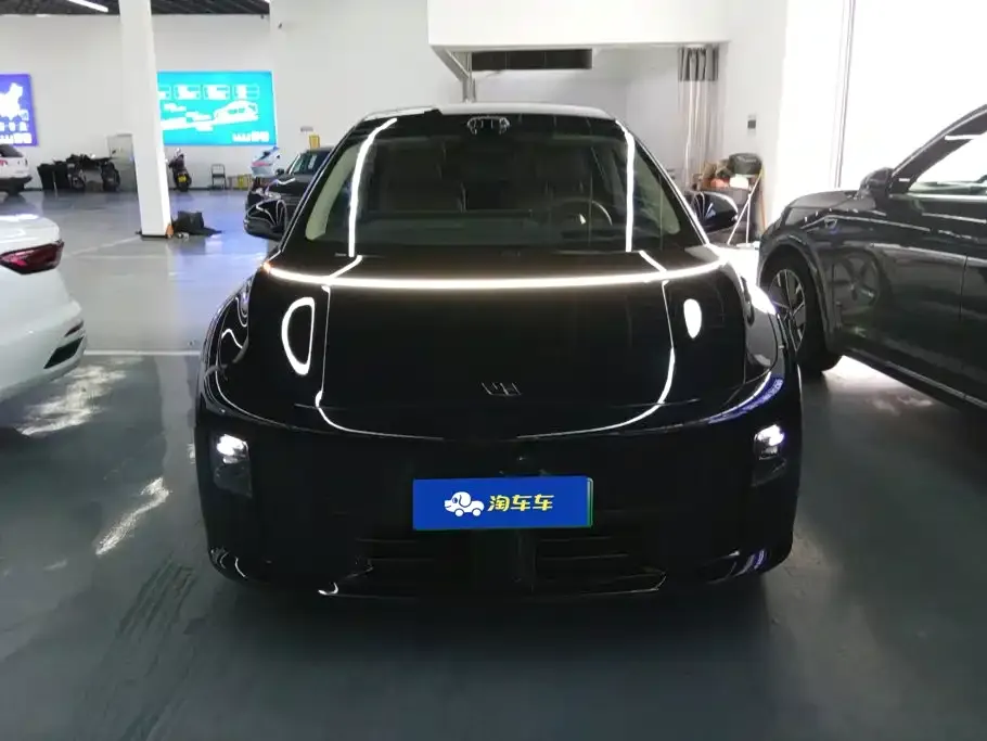 Li Auto i8 — фото 4