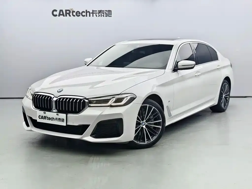 BMW 5 Series — фото 1