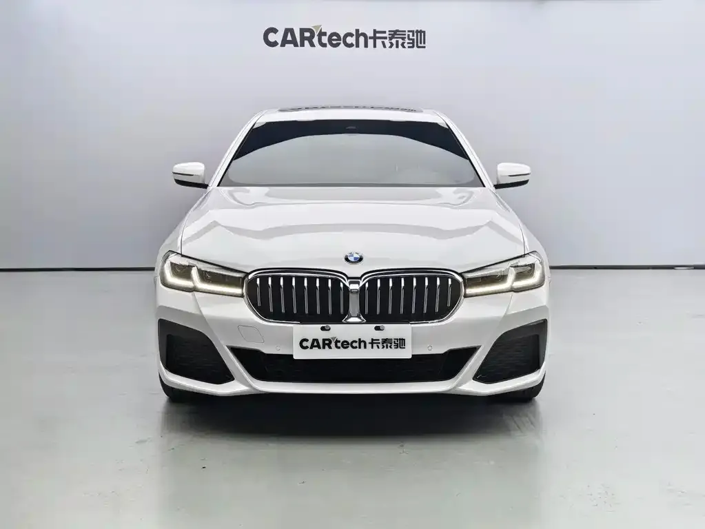 BMW 5 Series — фото 8