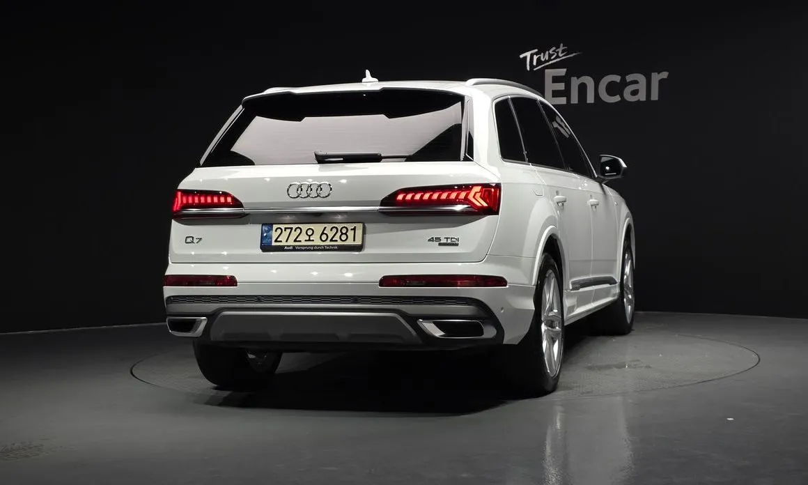 Audi Q7 — фото 7