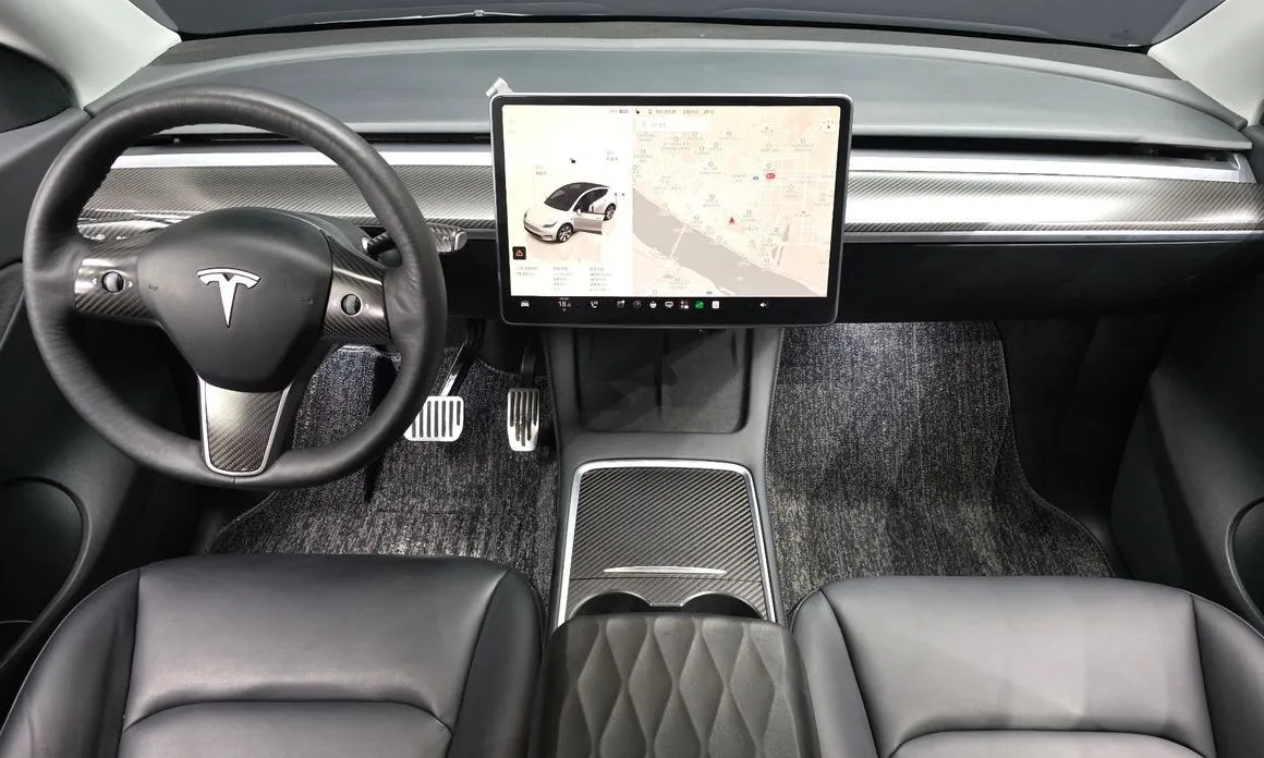 Tesla Model Y — фото 10