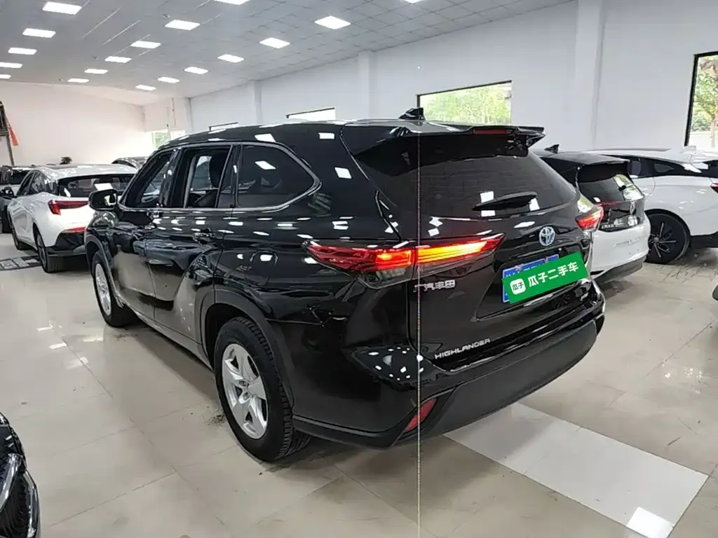 Toyota Highlander — фото 4