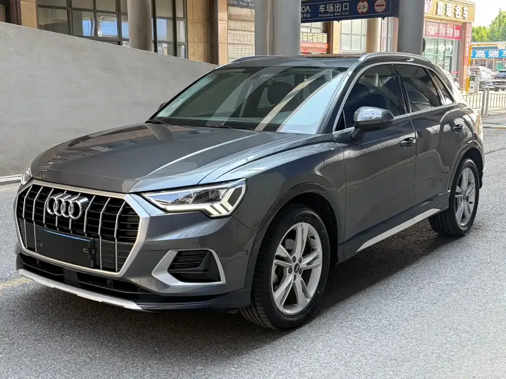 Audi Q3 — фото 1