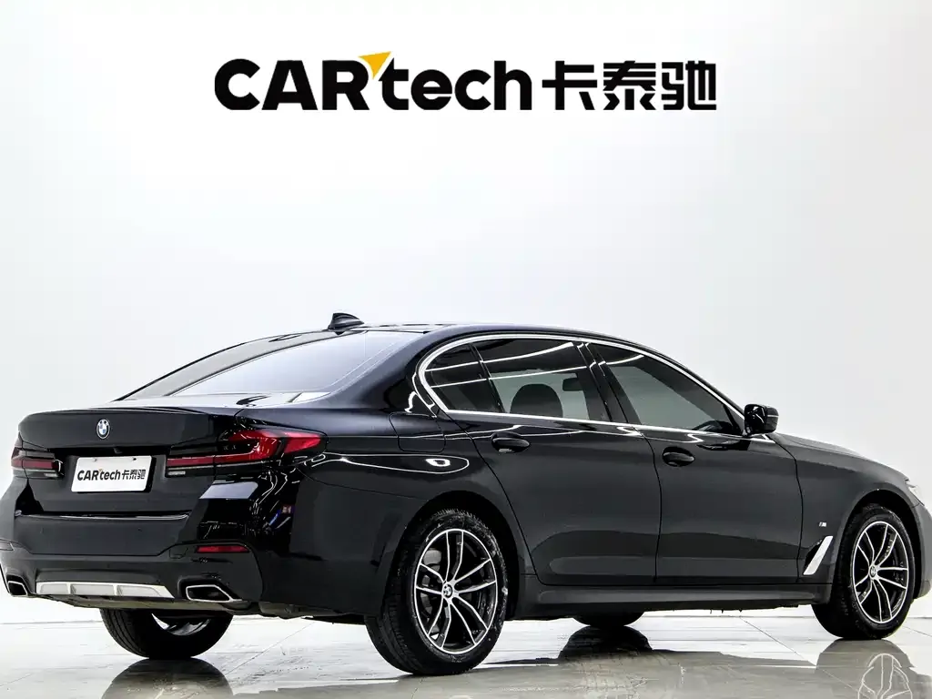 BMW 5 Series — фото 5
