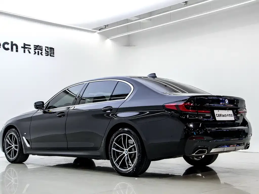 BMW 5 Series — фото 6