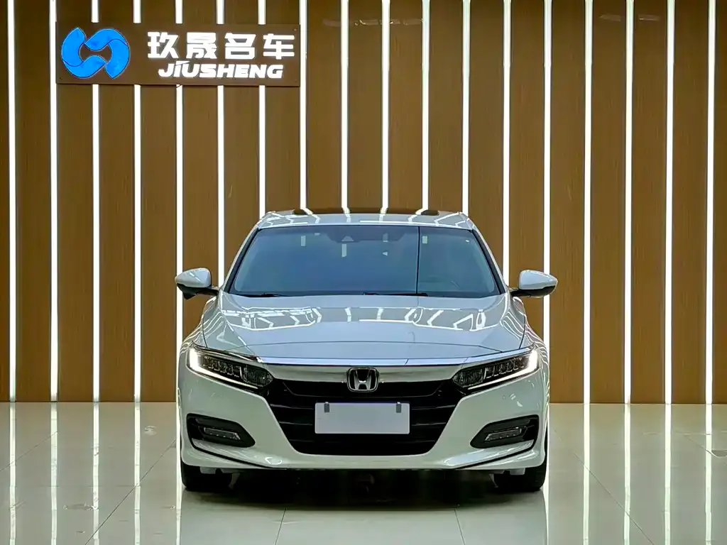 Honda Accord — фото 10