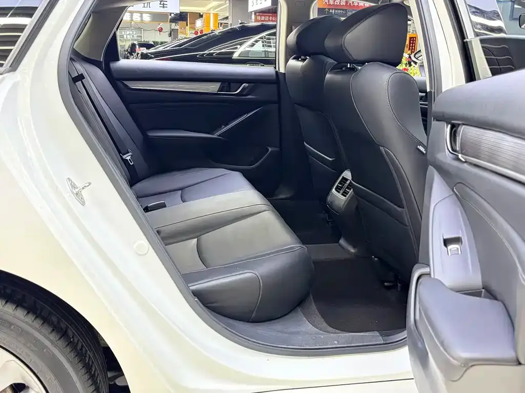 Honda Accord — фото 4
