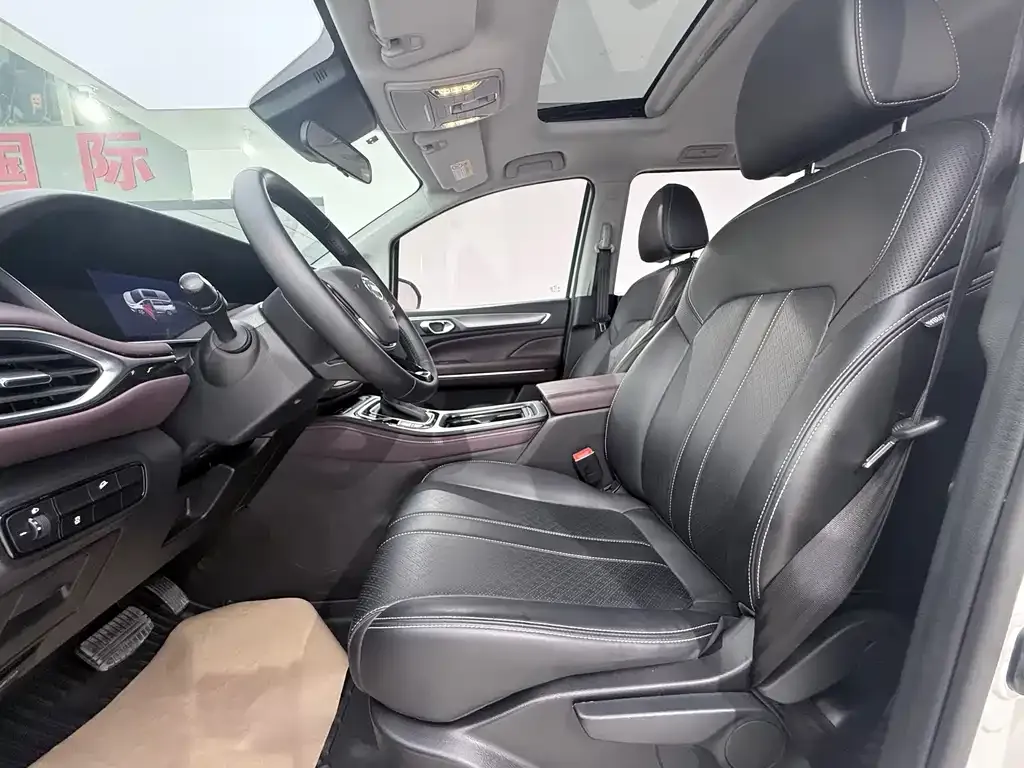 GAC Motor Trumpchi M6 — фото 4