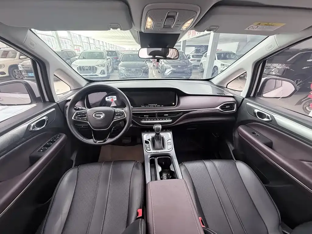 GAC Motor Trumpchi M6 — фото 10