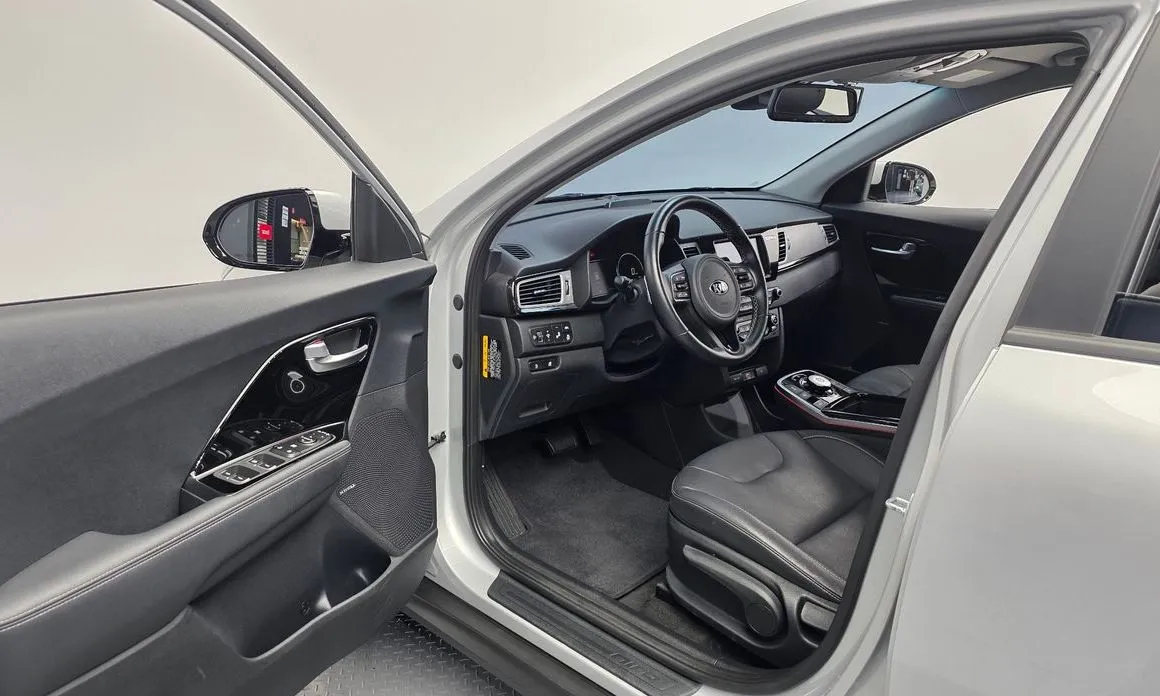 Kia Niro — фото 10