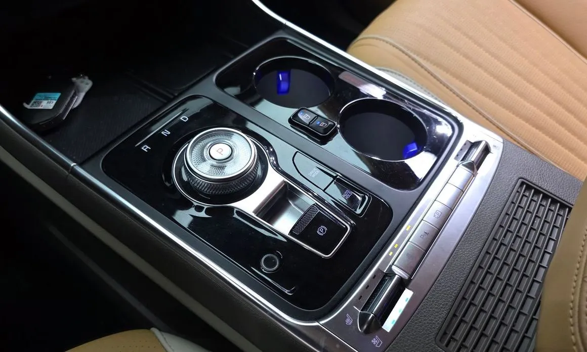 Kia Carnival — фото 10