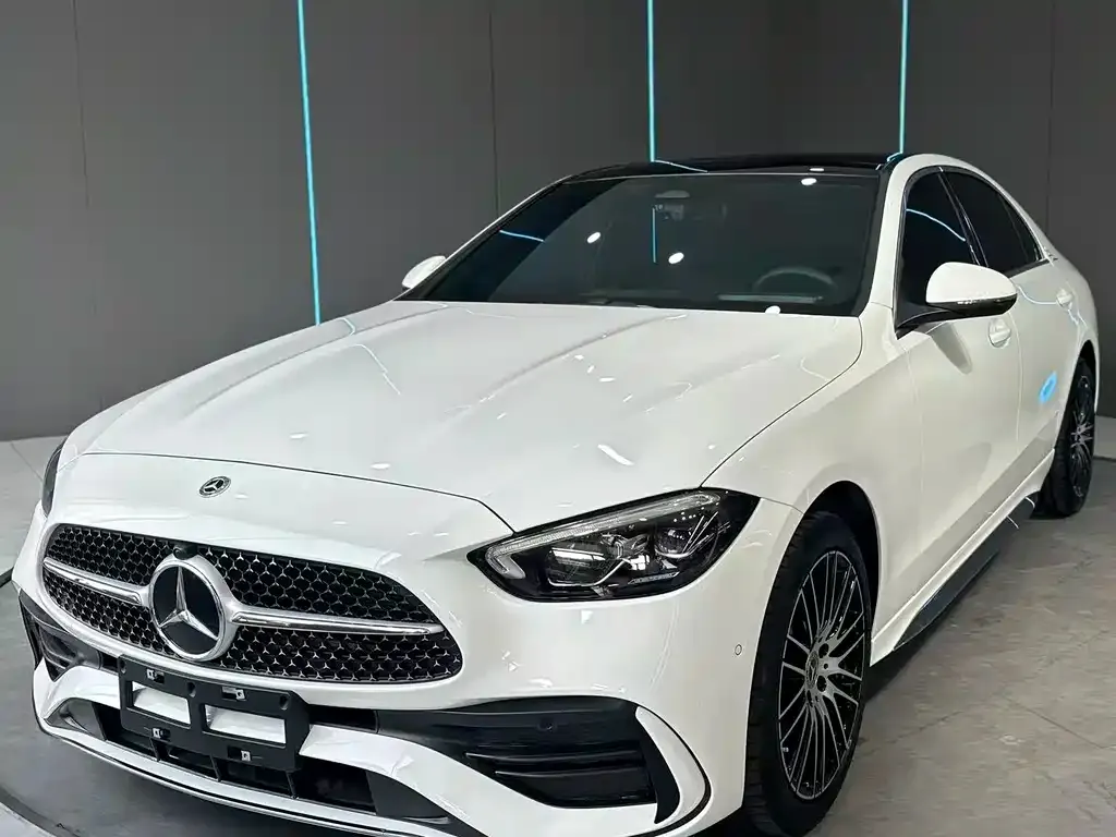 Mercedes-Benz C-Class — фото 1