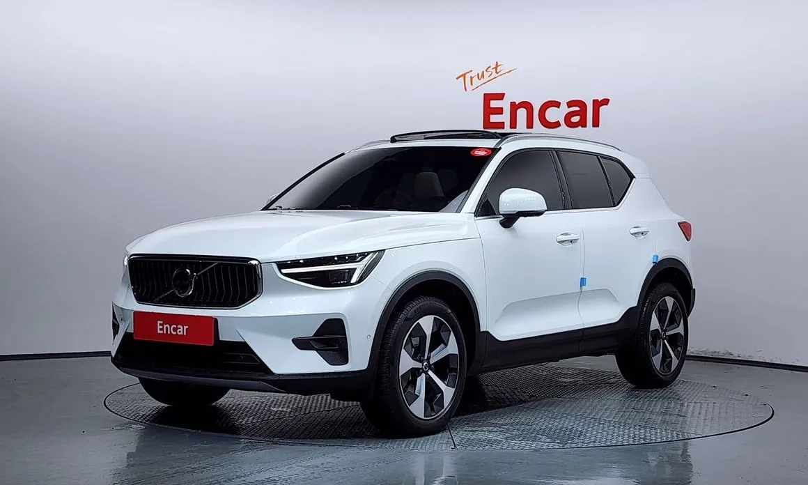 Volvo XC40 — фото 1
