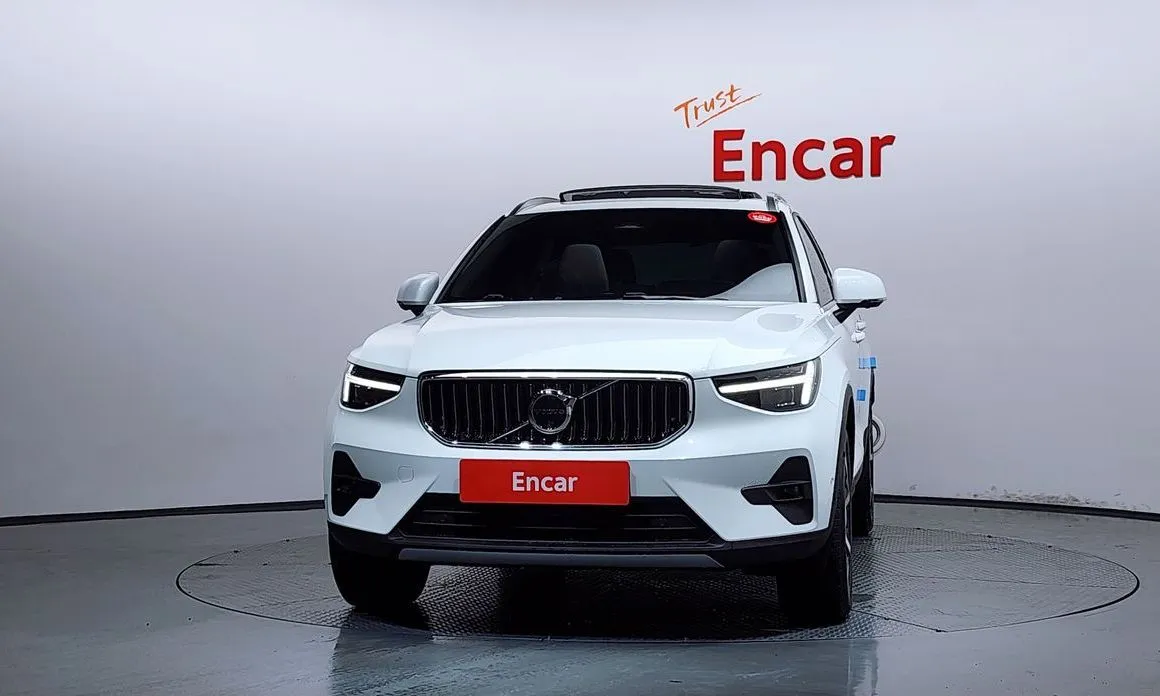 Volvo XC40 — фото 2