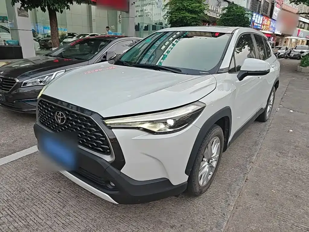 Toyota Corolla Cross — фото 1