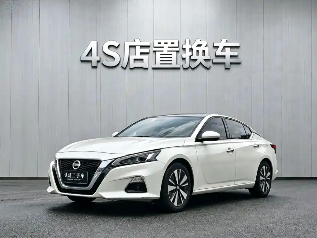 Nissan Teana — фото 1